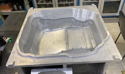 Alta performance em moldes PUR com CNC 5 Eixos